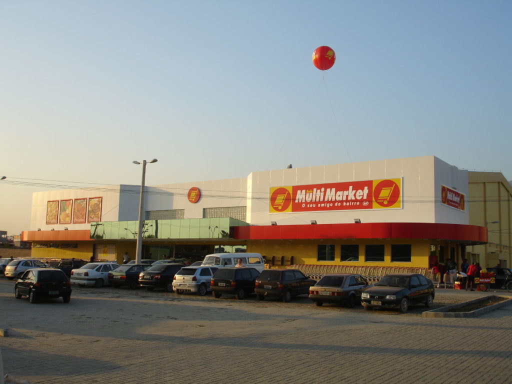 Fachada do supermercado Multi Market